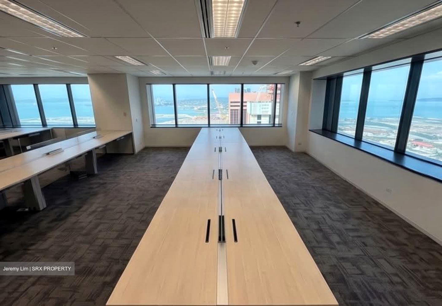 Oue Downtown (D1), Office #552727321